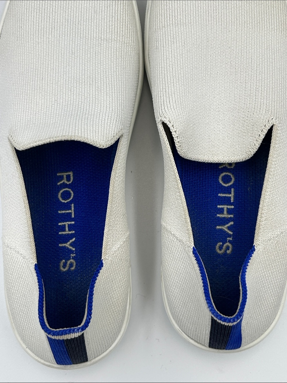 Rothy's The Sneaker in White/Bright Blue Striped Heel Size 8 - Picture 3 of 9